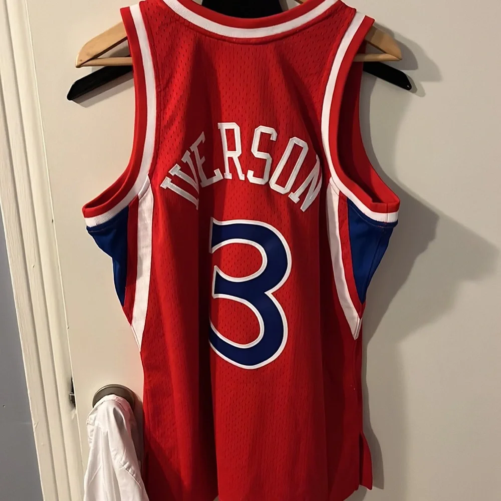 Allen Iverson jersey - Picture 2 of 2